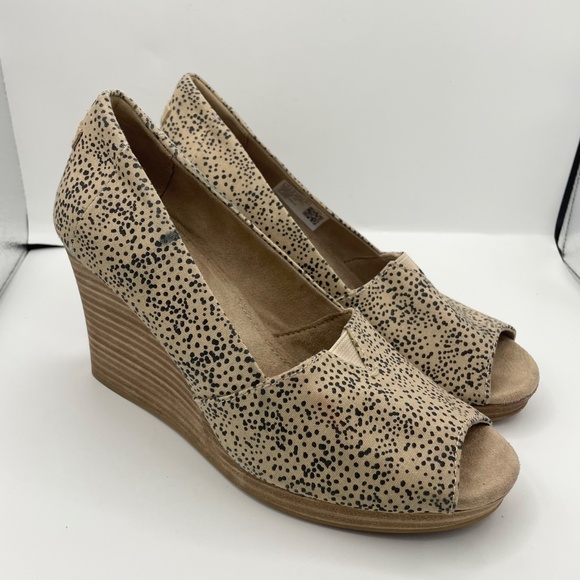 TOMS Michelle slip-on wedges peep toe sandals cheetah print womens Size 7W - Picture 2 of 9